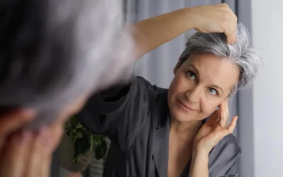 Opadanje kose u menopauzi: Sve što treba da znate o uzrocima i efikasnim rešenjima