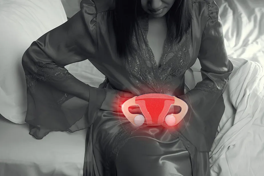 Vizuelni prikaz bola u karlici ili nelagodnosti tokom menopauze, sa naglašenim prikazom materice.