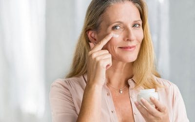 Osip u menopauzi – zašto se javlja, kako izgleda i kada je vreme za dermatologa